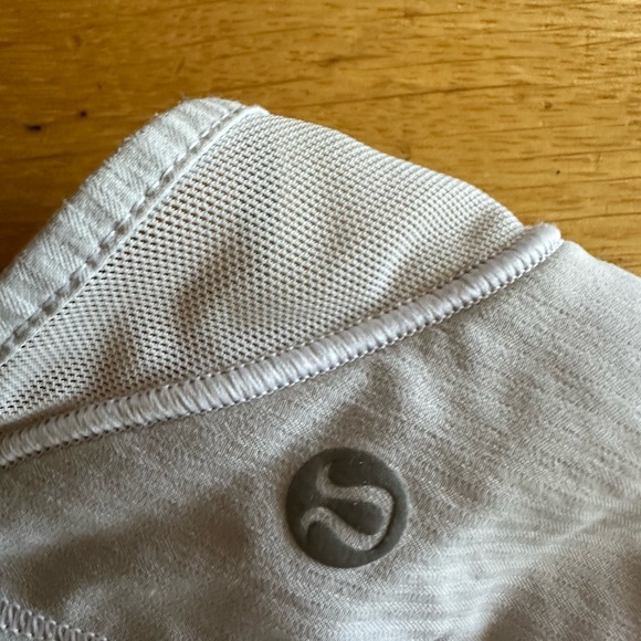 Lululemon size 6 light blue shorts - Picture 2 of 2